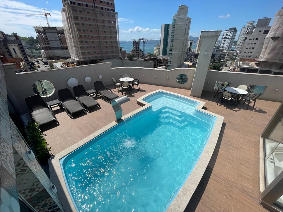 Hot Tub, Balcony/Terrace, Pool view, Sea view, Swimming pool, sunbed