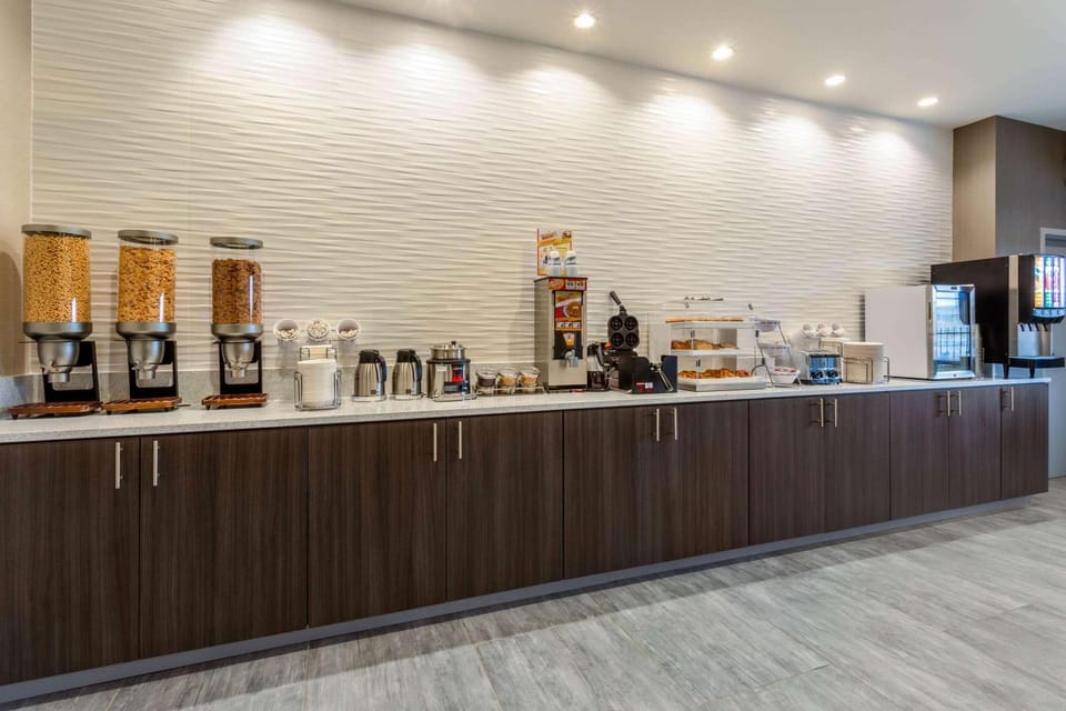 Restaurant/places to eat, Dining area, On site, Breakfast