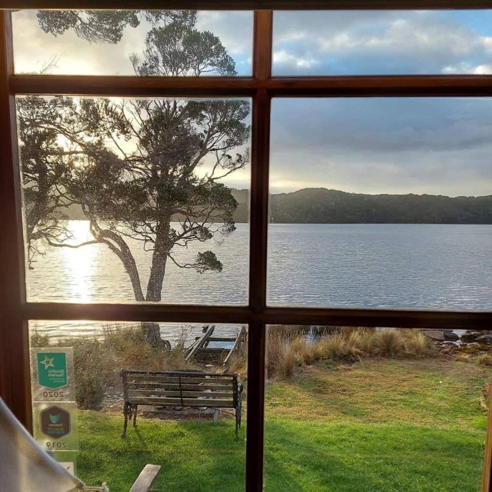 Salt Box Hideaway Apartment in Strahan