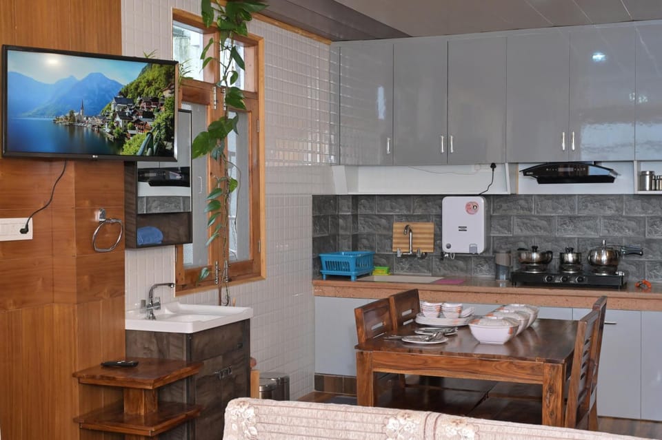 TV and multimedia, Dining area, kitchen