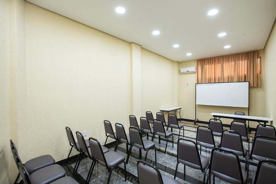 Meeting/conference room