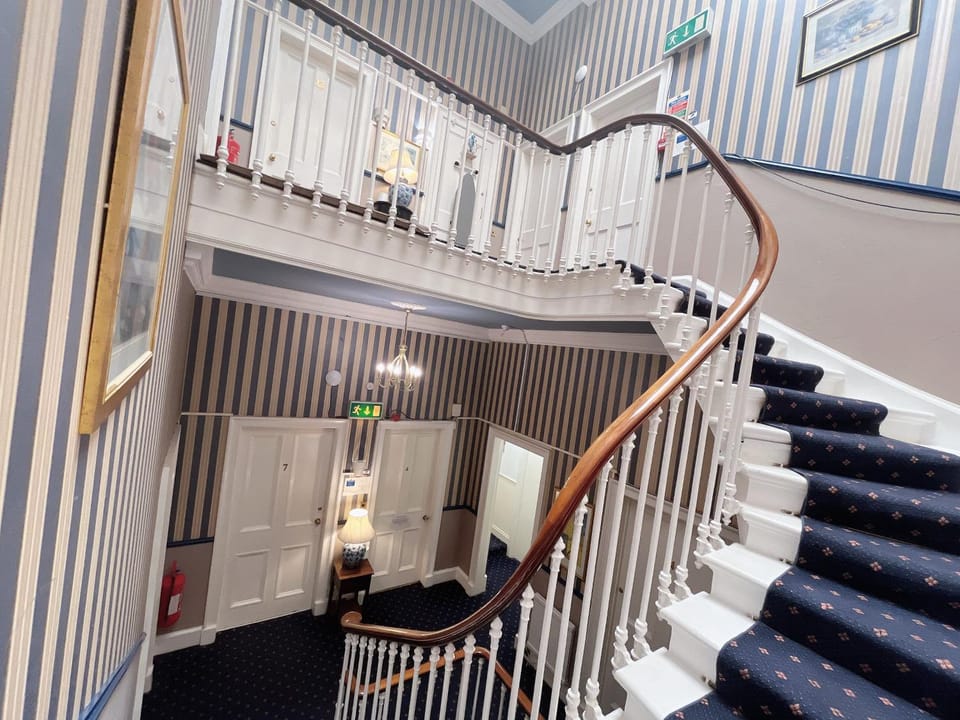 Allison House 17 Bed and Breakfast in Edinburgh