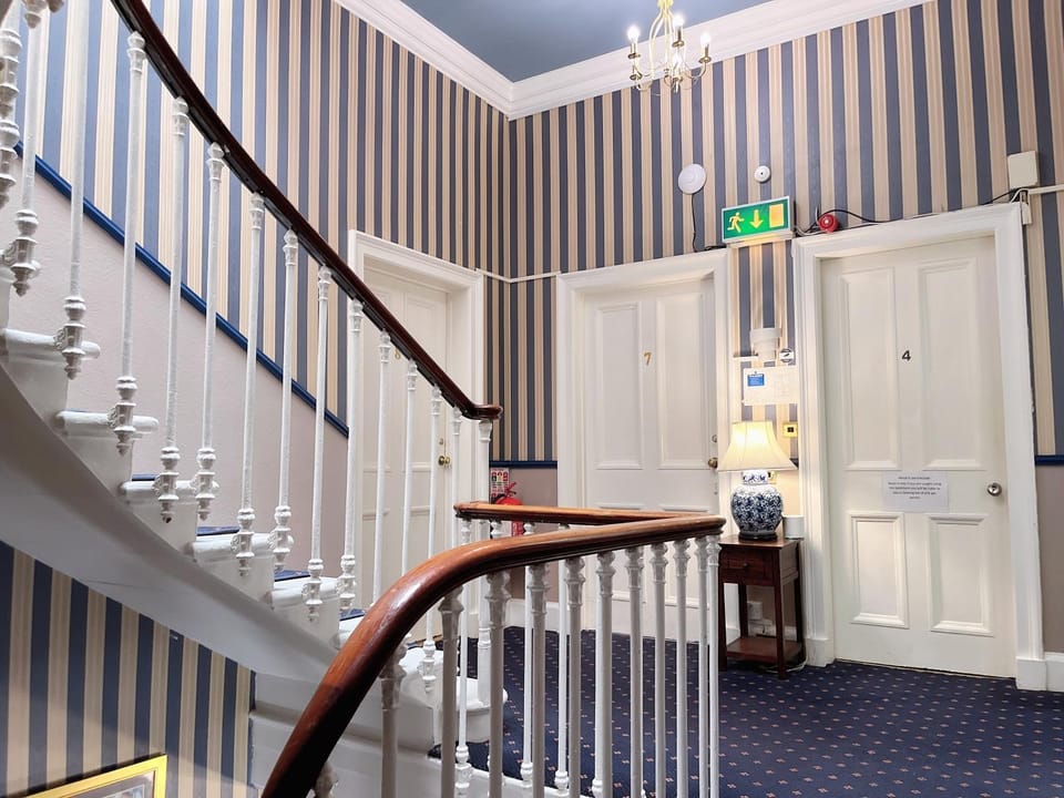 Allison House 17 Bed and Breakfast in Edinburgh