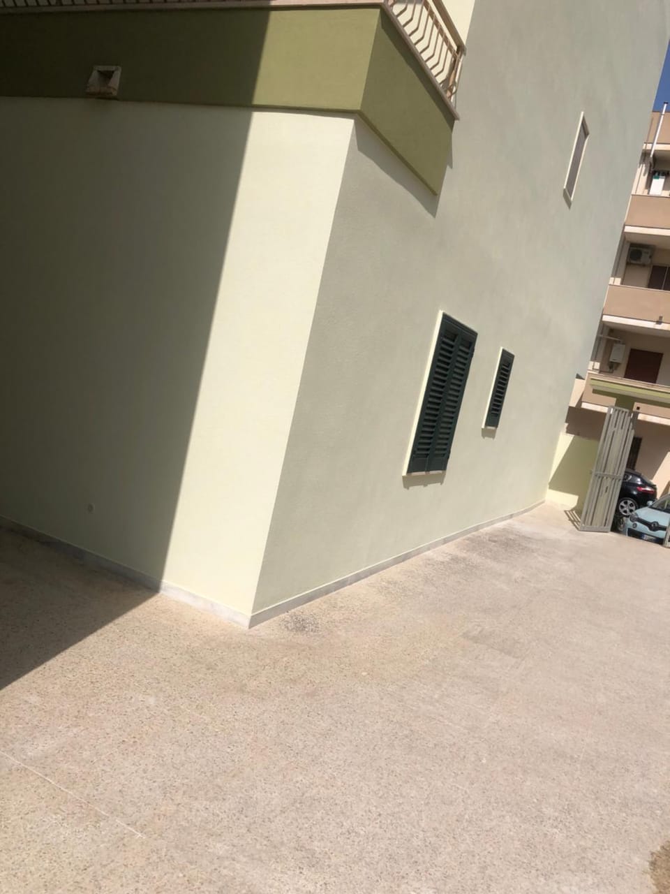 Facade/entrance