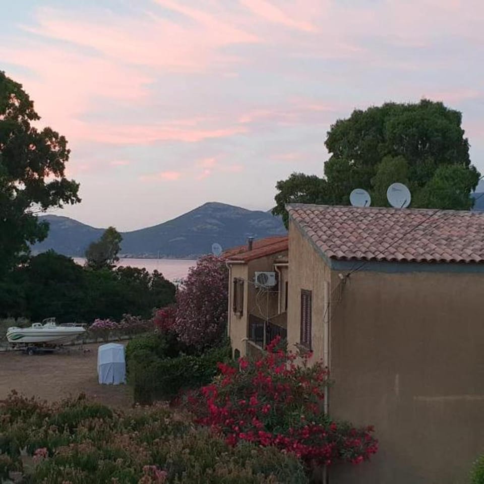 Property building, Garden, Garden view, Mountain view, Sea view