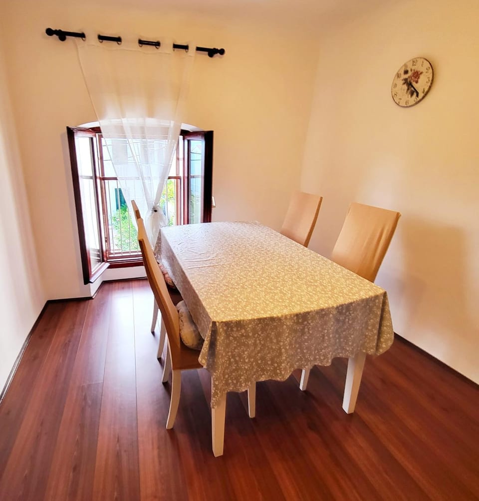 Kitchen or kitchenette, Garden view, Sea view, Quiet street view
