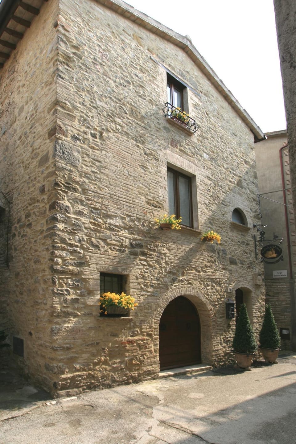 Facade/entrance