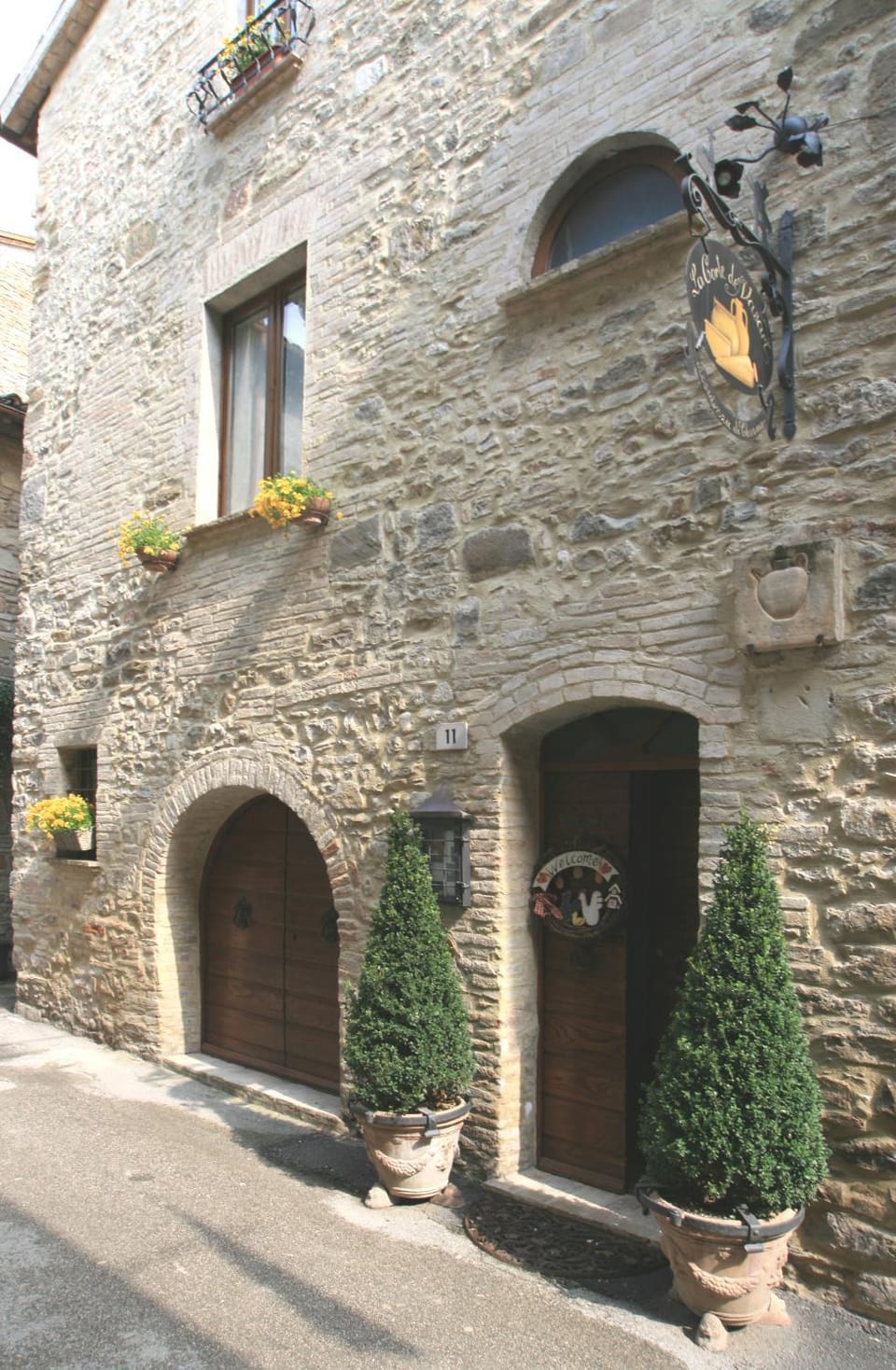 Facade/entrance