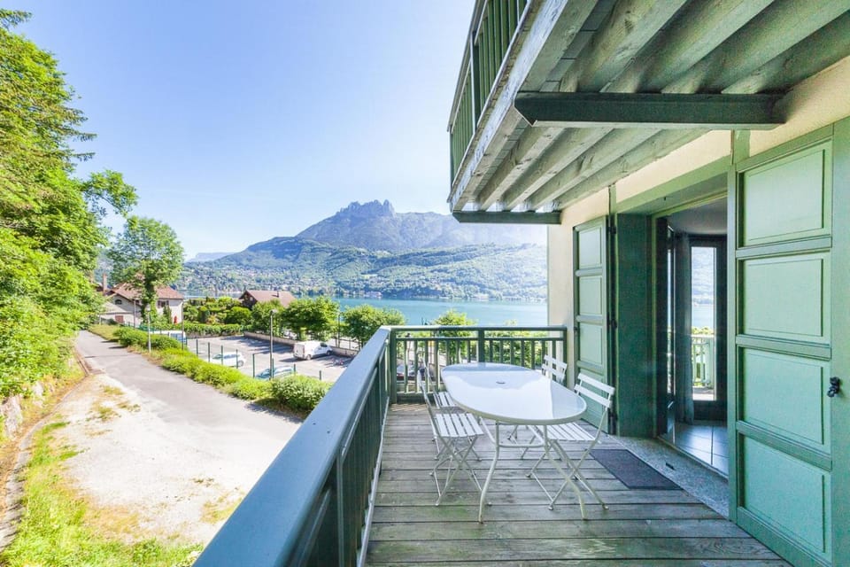 Patio, Balcony/Terrace, Lake view, Mountain view