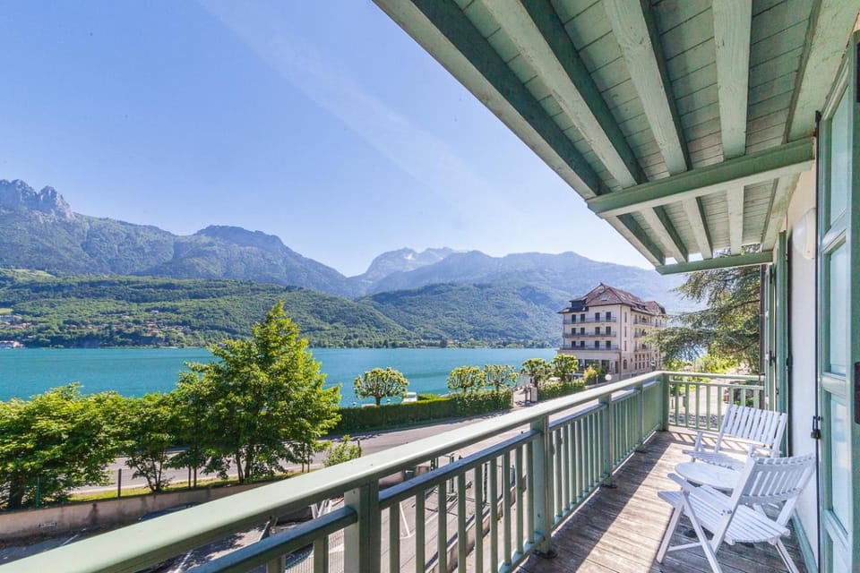 Patio, Balcony/Terrace, Lake view, Mountain view