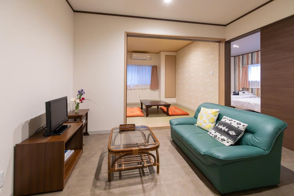 Living room, Photo of the whole room