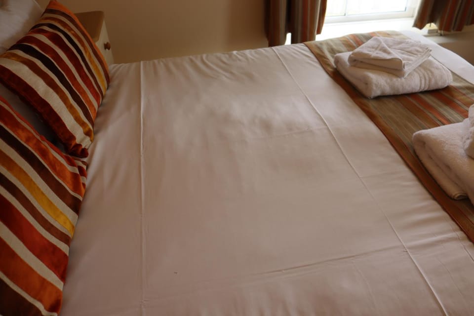 Lion Hotel & Studio Apartments Hotel in Criccieth