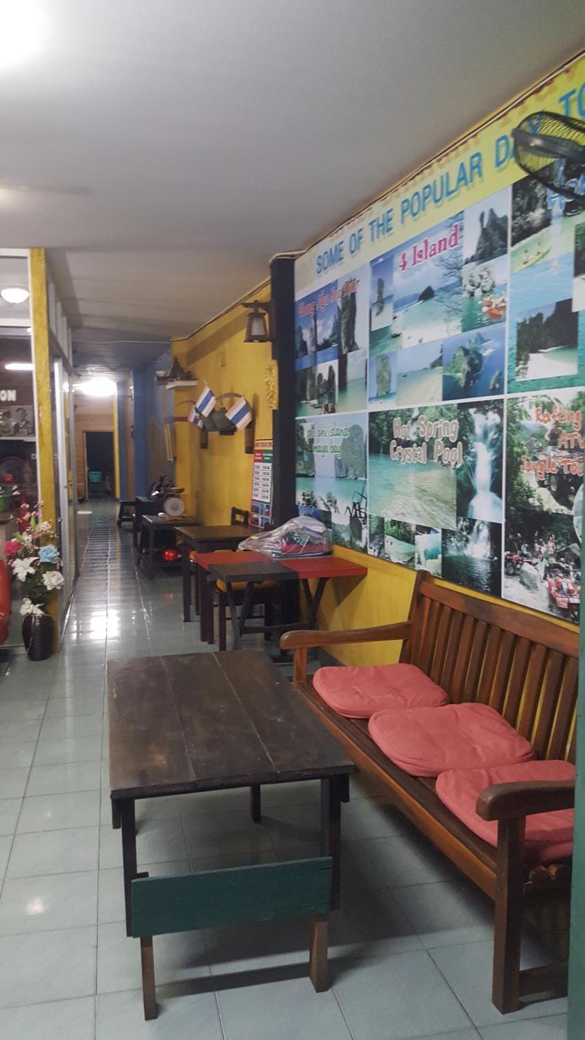 Mr. Clean Guesthouse Bed and Breakfast in Krabi Changwat