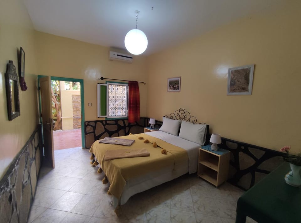 Bedroom, air conditioner