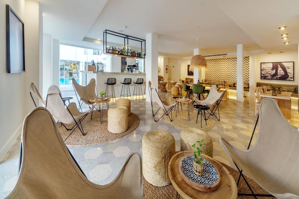 Lounge or bar