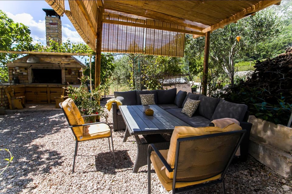 Patio, BBQ facilities, Seating area