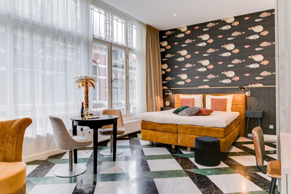 Photo of the whole room, Seating area, Bedroom