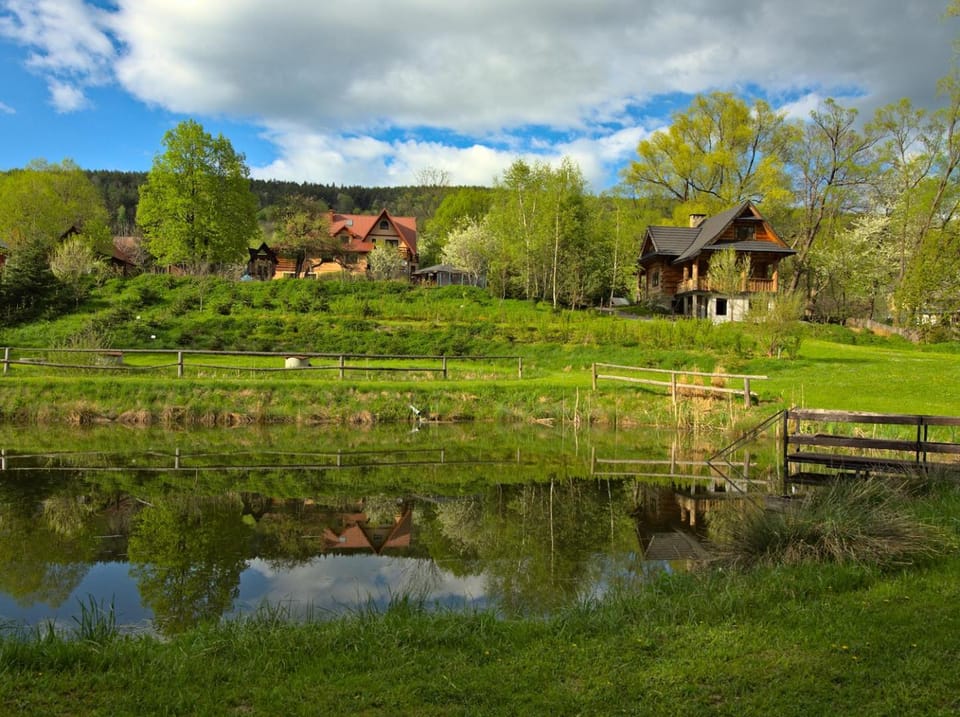 Property building, Nearby landmark, Spring, Day, Natural landscape, Garden, Garden view, Lake view, Mountain view, River view