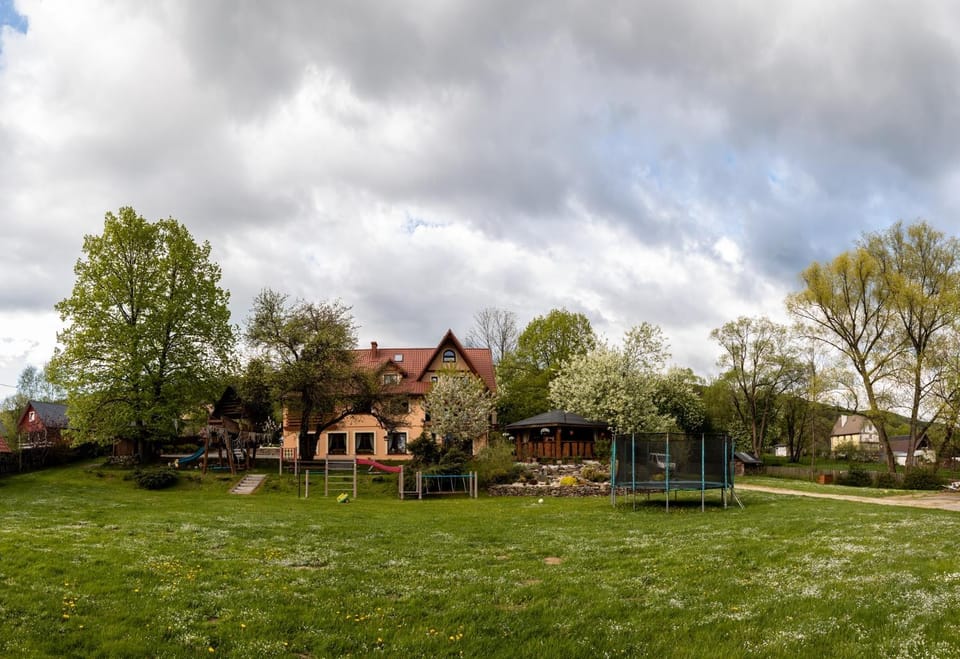 Property building, Spring, Day, Natural landscape, Garden, Garden view