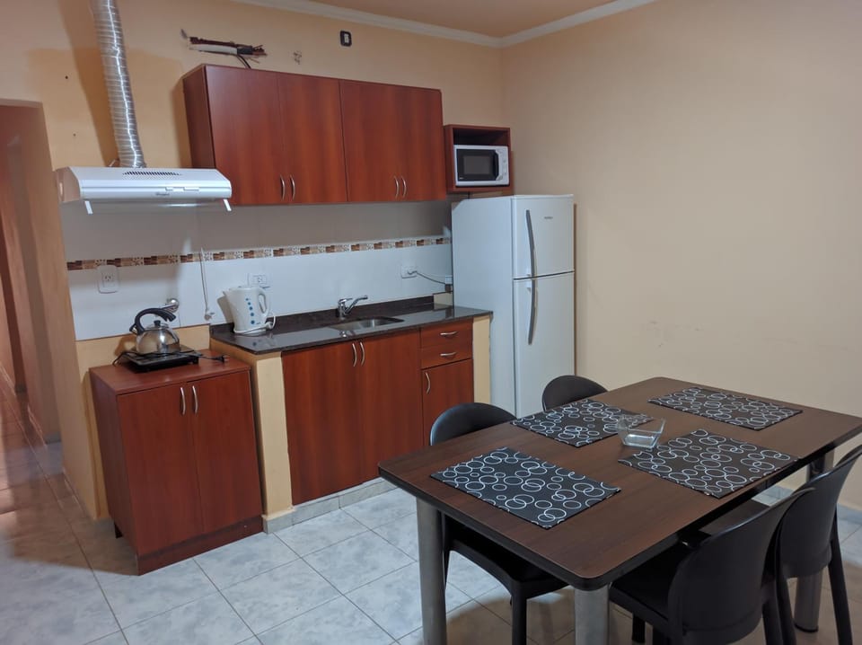 Kitchen or kitchenette, Dining area, dishwasher, minibar, stove