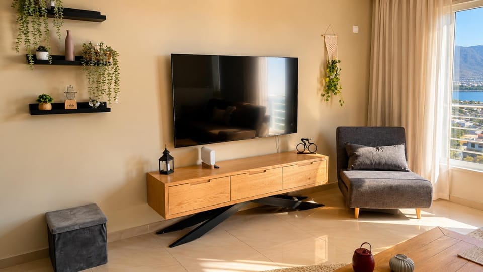 Communal lounge/ TV room, Natural landscape, TV and multimedia
