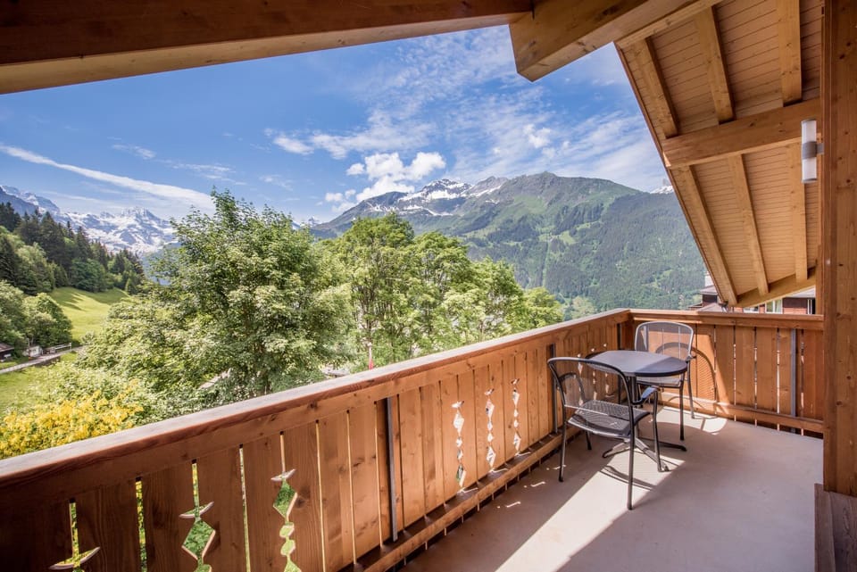 Balcony/Terrace, Mountain view