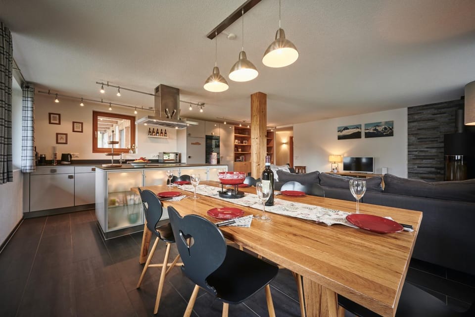Living room, Dining area, kitchen