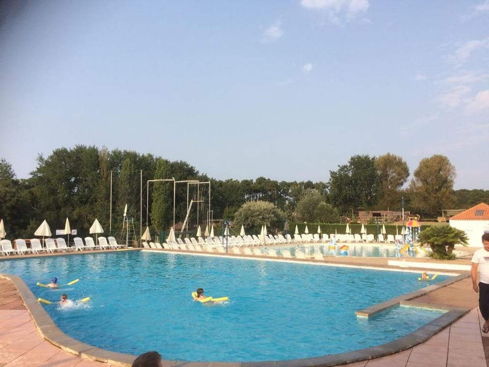 Swimming pool, Swimming pool