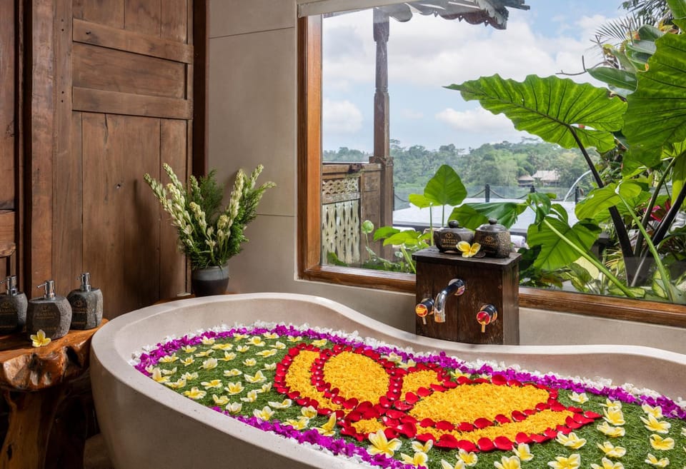 Natural landscape, Garden, View (from property/room), Garden view, Bath