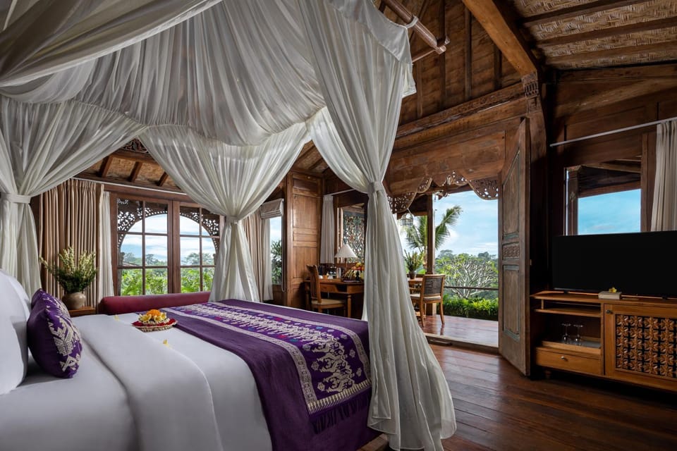 Bed, Balcony/Terrace, Photo of the whole room, Bedroom, Garden view, River view