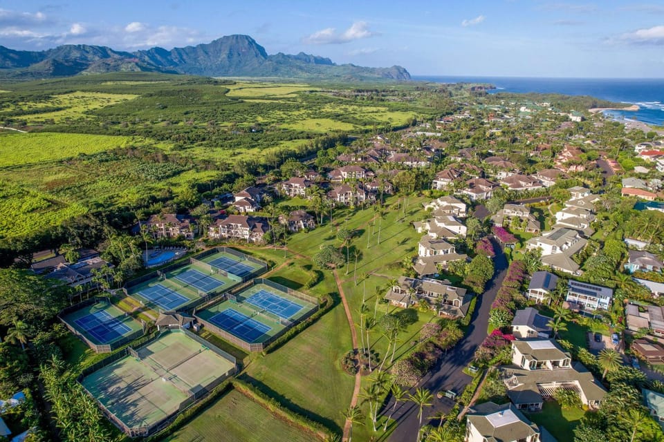Property building, Day, Neighbourhood, Bird's eye view, Mountain view, Sea view