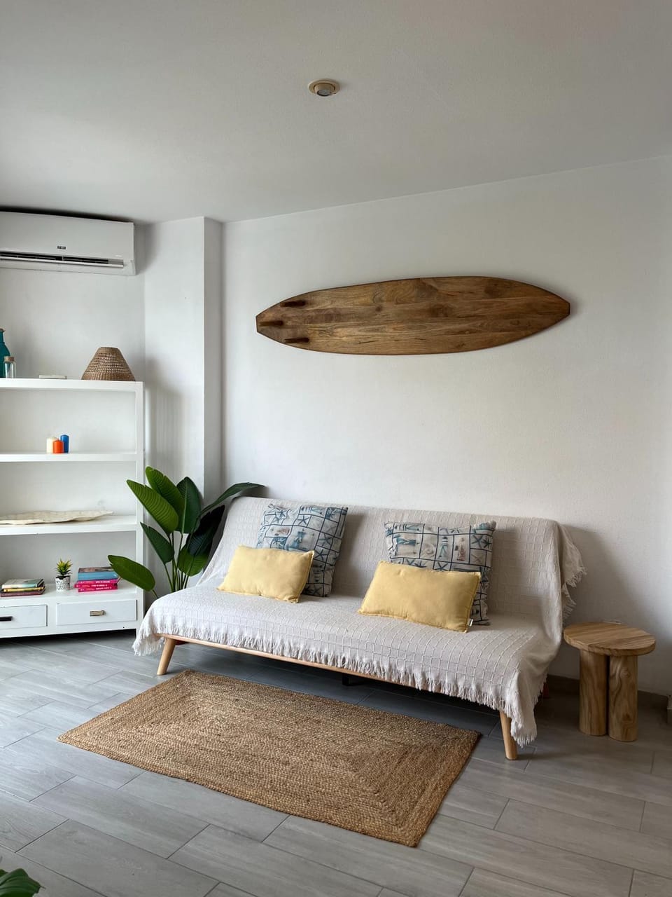 TV and multimedia, Living room, Photo of the whole room, Seating area, internet, internet, air conditioner