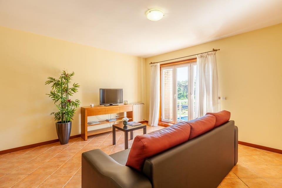 Communal lounge/ TV room, TV and multimedia, Living room, Seating area