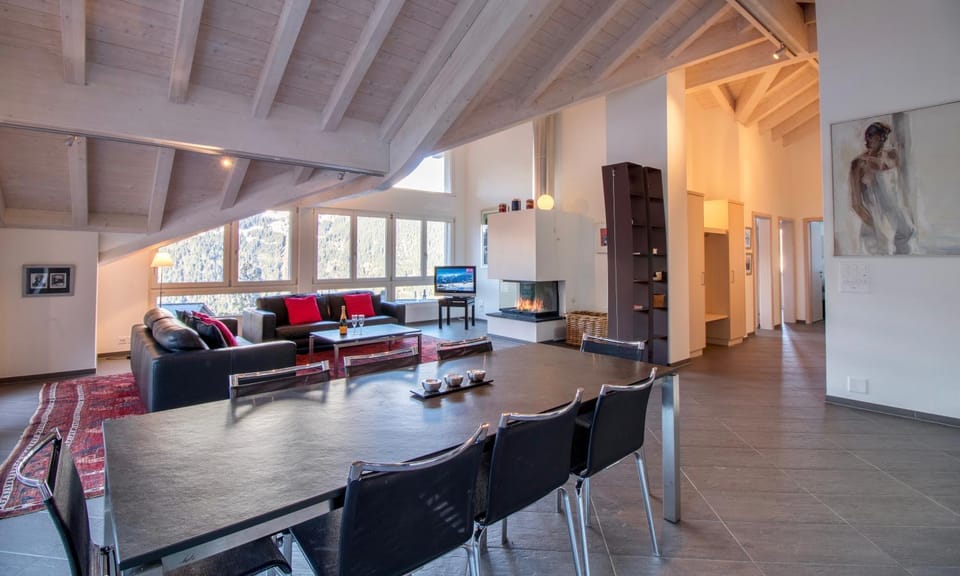 TV and multimedia, Living room, Dining area