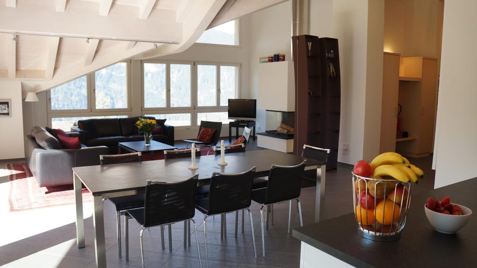 Living room, Dining area