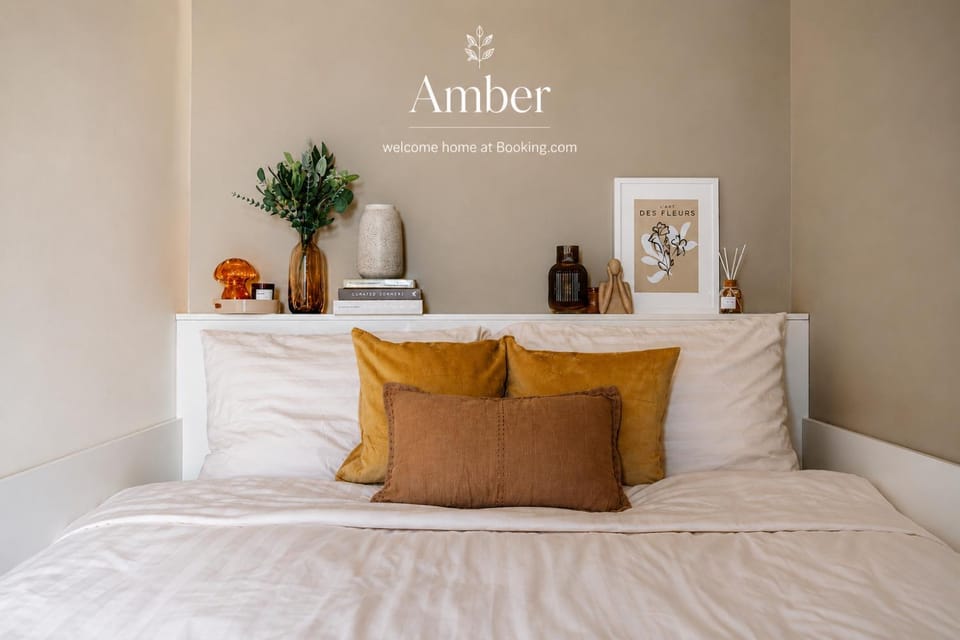 Bed, Decorative detail, Bedroom