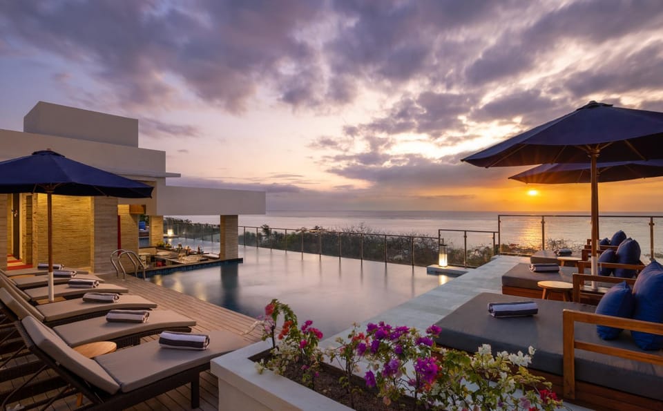 Swimming pool, Sunrise, sunbed