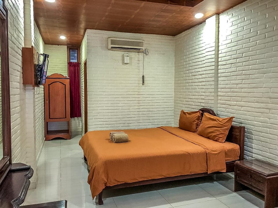 Bed, TV and multimedia, Photo of the whole room, Bedroom, air conditioner