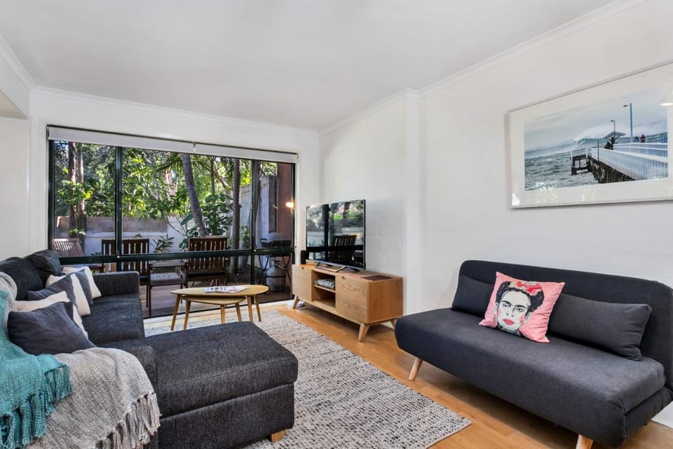 TV and multimedia, Living room, Decorative detail