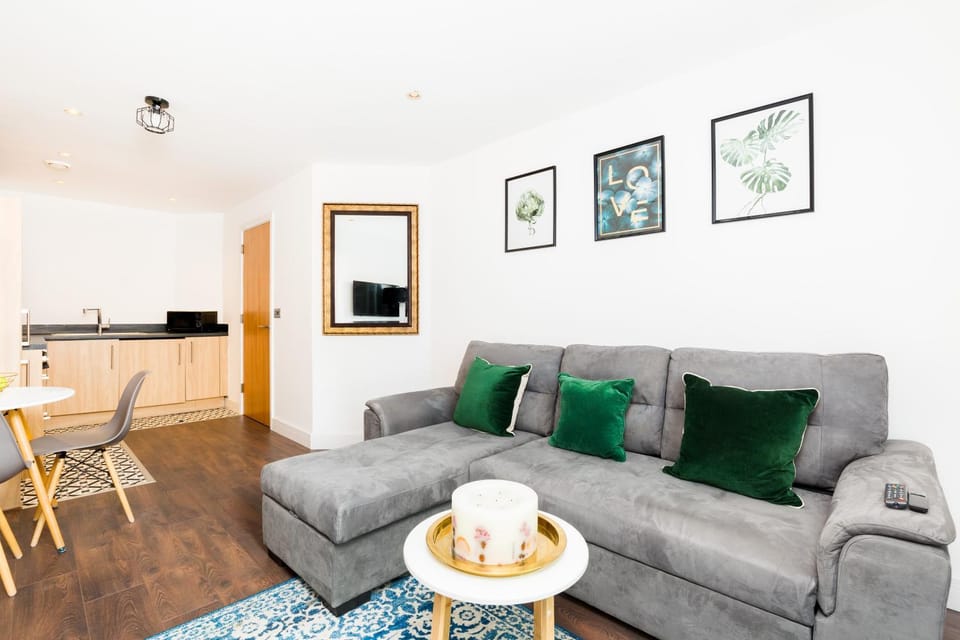 Kitchen or kitchenette, Living room, Seating area, Dining area, minibar