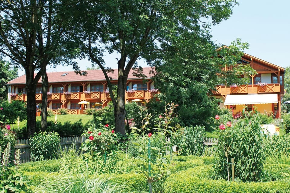 Facade/entrance, Garden