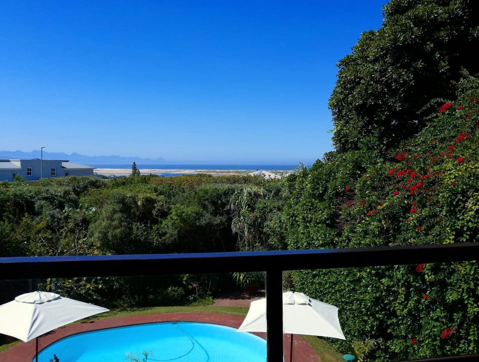Balcony/Terrace, Pool view, Sea view