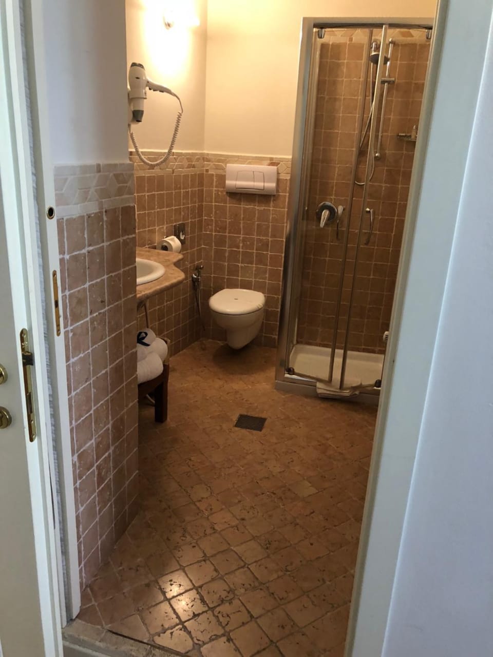 Bathroom, Photo of the whole room