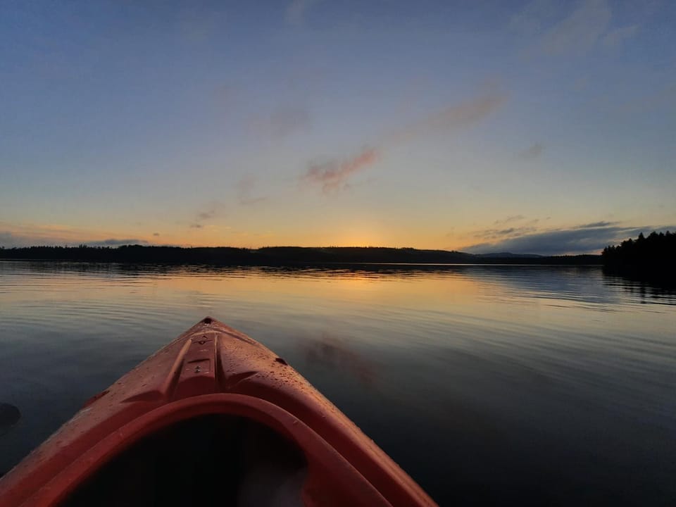Secluded lakeside villa - sauna, ski, boat, 20 guests Villa in Sweden