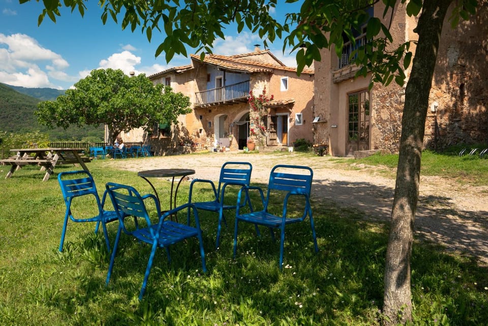 Property building, Patio, Spring, Day, Natural landscape, Garden, Mountain view