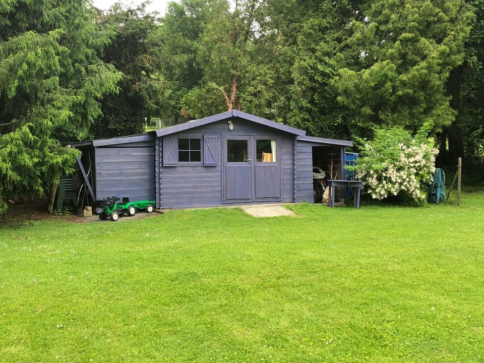 Property building, children, young children, older children, Family