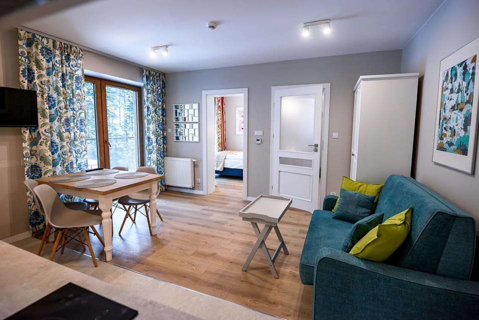 TV and multimedia, Living room, Dining area, wardrobe