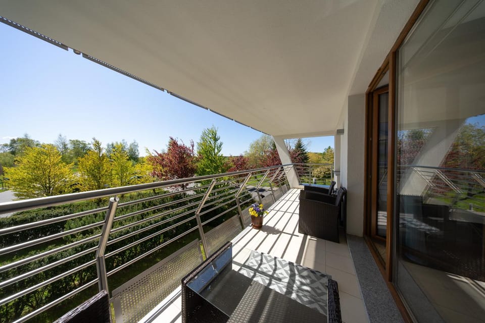 View (from property/room), Balcony/Terrace, Garden view
