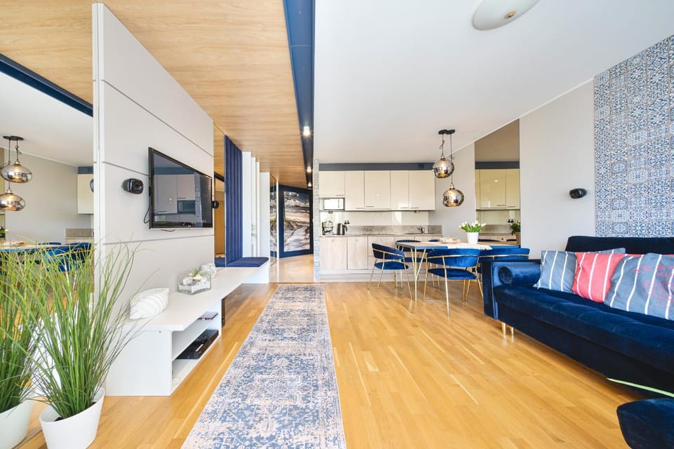 Coffee/tea facilities, Kitchen or kitchenette, Dining area