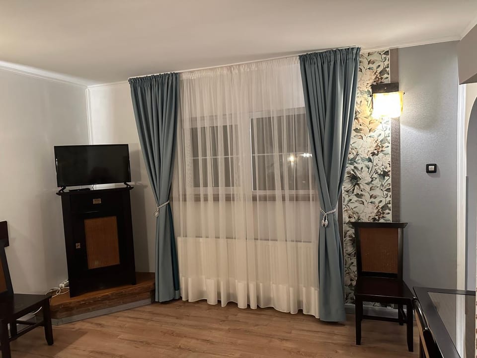 Pensiunea Casa Albă Bed and Breakfast in Brașov County